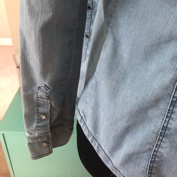 Guess Shirt - Picture 4 of 6